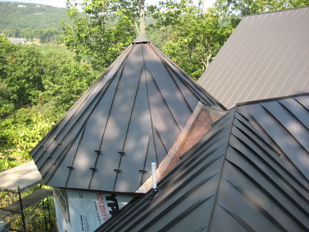 Professional Roof Tarp Installation by Craftsman Roofing in Onondaga